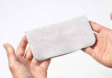 Очередь за салфеткой Apple стоимостью 2000 рублей растянулась до следующего года