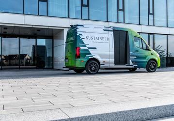 Mercedes-Benz представила огромный очиститель воздуха на колёсах. Электрический фургон Sustaineer демонстрирует набор «зелёных» технологий 
