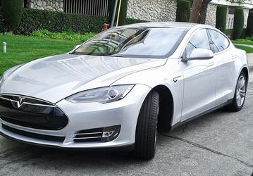 Tesla признали виновной в мошенничестве: пострадавший получит большую компенсацию