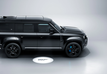 Не время умирать: в России можно заказать специальную версию Land Rover Defender V8 в стиле Джеймса Бонда