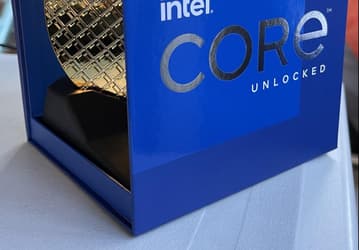 Флагманский Core i9-12900K уже продают в Германии. Он не только быстрее Ryzen 9 5950X, но ещё и на 200 долларов дешевле