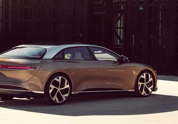 840 км без подзарядки. Конкурирующий с Tesla электромобиль Lucid Air выходит уже в этом месяце