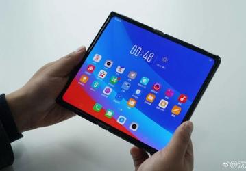 В ноябре выходит еще один складной смартфон – с экраном OLED 120 Гц, Snapdragon 888 и 50-мегапиксельной камерой