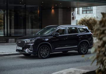 Популярные кроссоверы Chery Tiggo 8 и Tiggo 8 Pro для российского рынка урежут по мощности: присматривающимся к покупке стоит поторопиться