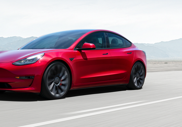 Tesla Model 3 – самый популярный электромобиль на вторичном рынке США. Настолько популярный, что продается дороже нового Model 3 из салона