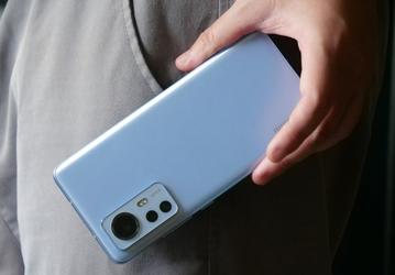 «Ощущения от Xiaomi 12 такие же, как и от Xiaomi Mi 6», — глава компании сравнивает два флагмана