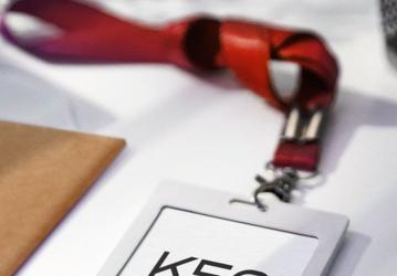 «Война флагманских смартфонов 2022 года вот-вот начнется». Redmi приступила к подготовке анонса Redmi K50