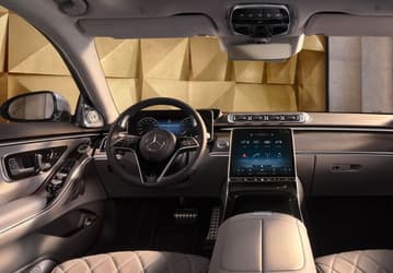 Mercedes-Benz отзывает в России более 1 тысячи автомобилей S-Class из-за неисправной подушки безопасности