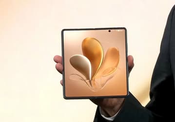 Первый складной смартфон Honor — Magic V — поступает в продажу в Китае. Спекулянты подняли цены вдвое