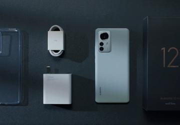 Xiaomi показала комплект поставки и сам Xiaomi 12 Pro в действии