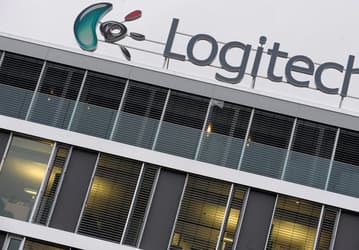 Чистая прибыль Logitech за год уменьшилась на 45%