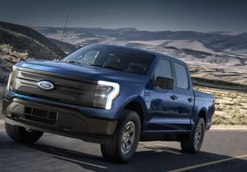 Ford неожиданно опередил Tesla и всех остальных автопроизводителей. Компания установила рекорд по прибыльности акций в 2021 году