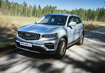 В Россию приехал заметно удешевлённый кроссовер Geely Atlas Pro