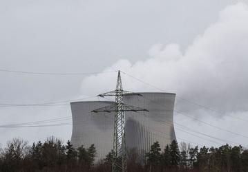 Германия закрыла три из шести последних атомных станций