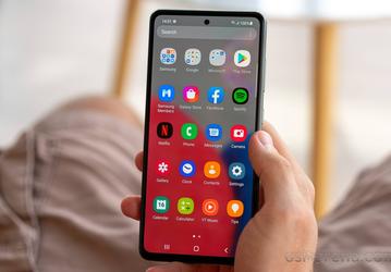 Samsung не сбавляет темп: популярный смартфон Galaxy A52s 5G получил Android 12 и One UI 4