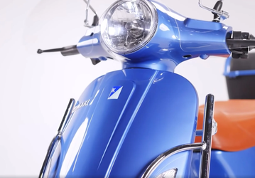 Представлен электрический скутер Komaki Venice с дизайном в стиле Vespa