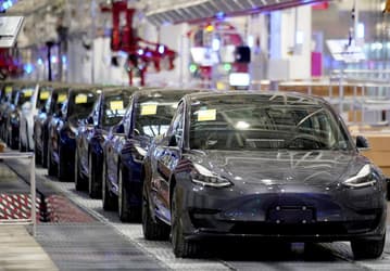 Китайская гигафабрика Tesla выпускает более половины всех электромобилей компании