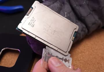 Совершенно новый для Intel процессор. Ещё не представленный Sapphire Rapids подвергли скальпингу и сфотографировали под микроскопом