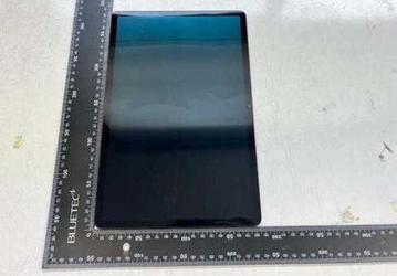 Планшеты Samsung Galaxy Tab S8, S8+ и S8 Ultra впервые показали на живых фото
