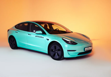 В «Делимобиле» теперь можно арендовать электромобили Tesla Model 3