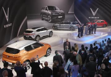 Создатель «Мивины» представил сразу несколько электромобилей. VinFast прекращает производство машин с ДВС
