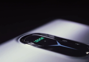 Samsung E4 AMOLED 144 Гц, два USB-C разъёма, RGB-подсветка, активное охлаждение и камера над экраном. Живые фото и видео Lenovo Legion Y90