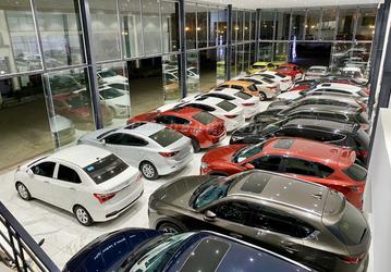 Средняя цена нового автомобиля в России взлетела на 20% и превысила 2 млн рублей