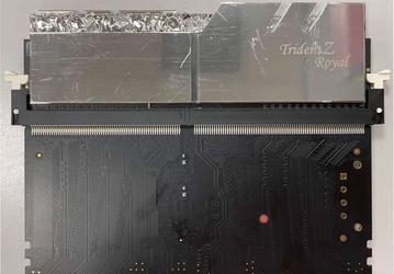 Asus разрабатывает адаптер для установки модуля памяти DDR4 в слот для модуля DDR5