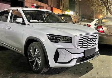 Самый мощный гибридный Geely Monjaro с двигателем Volvo впервые показали вживую