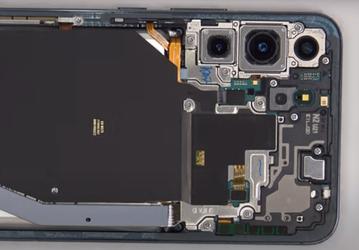 Разобранный Samsung Galaxy S22+ показали на видео
