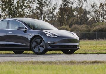 Tesla завышает запас хода и нарушает права потребителей, не возвращая залог при отмене предзаказа