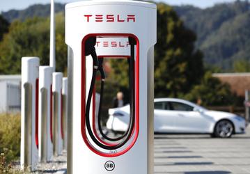 Tesla открывает все зарядные станции Supercharger для электромобилей сторонних производителей в Нидерландах 