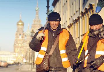 «Госуслуги» заработали для иностранных граждан