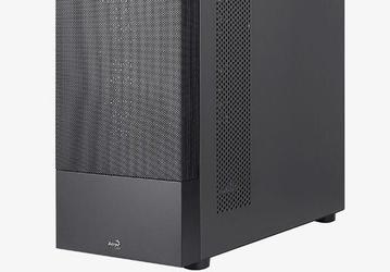 В корпусе AeroCool Cipher можно разместить до 15 накопителей 