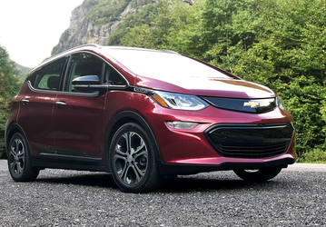 Производство электромобилей Chevrolet Bolt возобновят после фиаско с загорающимися батареями