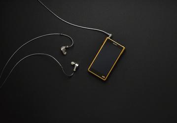 «Умопомрачительное» качество звука и Android на борту. Sony представила два премиальных плеера Walkman