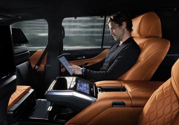 Новый Lexus LX выходит в России: комплектации и цены