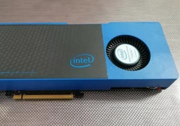Уникальная видеокарта Intel, существующая в единственном экземпляре. Рабочий прототип карты Larrabee продали на eBay