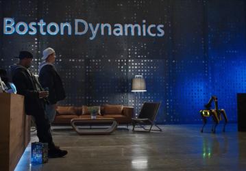 Роботы Boston Dynamics делают сальто и танцуют тверк в рекламе пива
