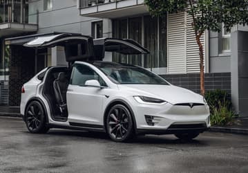 Илон Маск рассказал об «идиотизме» Tesla: решение об остановке производства оригинальной версии Model X было неверным