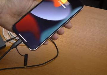 Первый в мире iPhone 12 Pro Max с портом USB-C выставлен на eBay