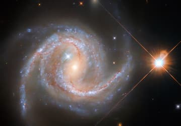 Космический телескоп Hubble сфотографировал спиральную галактику, похожую на Млечный путь