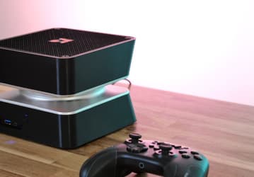 Семь лет назад AMD показала необычный мини-ПК Project Quantum, а теперь энтузиаст сделал подобное устройство своими руками