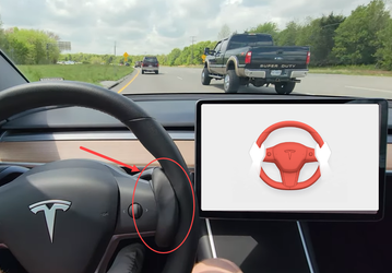 Автомобили Tesla научились обнаруживать устройства, которые позволяют не держать руки на руле при использовании автопилота
