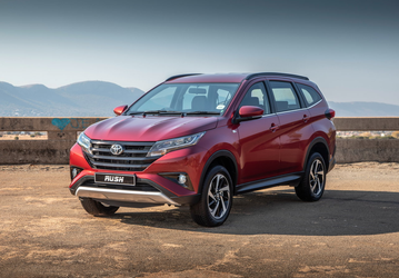 В Россию прибыл рамный бюджетный кроссовер Toyota Rush