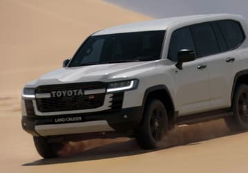 Внедорожники Toyota Land Cruiser 300 примут участие в ралли «Дакар-2023»