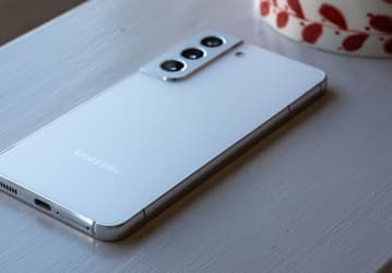 Теперь как в iPhone. Samsung наконец добавила постукивания по задней панели в смартфоны Galaxy
