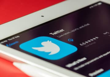 Запуск подписки Twitter Blue отложили в последний момент