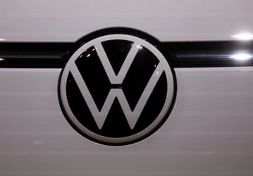Volkswagen ведёт переговоры с Foxconn о создании автомобилей для бренда Scout