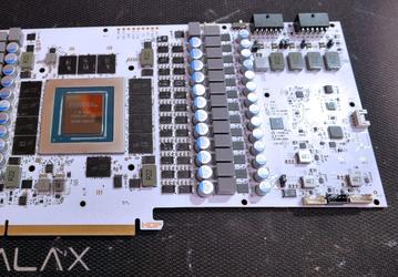 Риск загореться или расплавиться у этой GeForce RTX 4090 больше в два раза. Galax GeForce RTX 4090 HOF получила два 16-контактных разъема